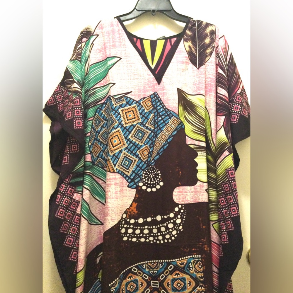 Woman’s Multicolored Bold Print Kaftan - Picture 3 of 9